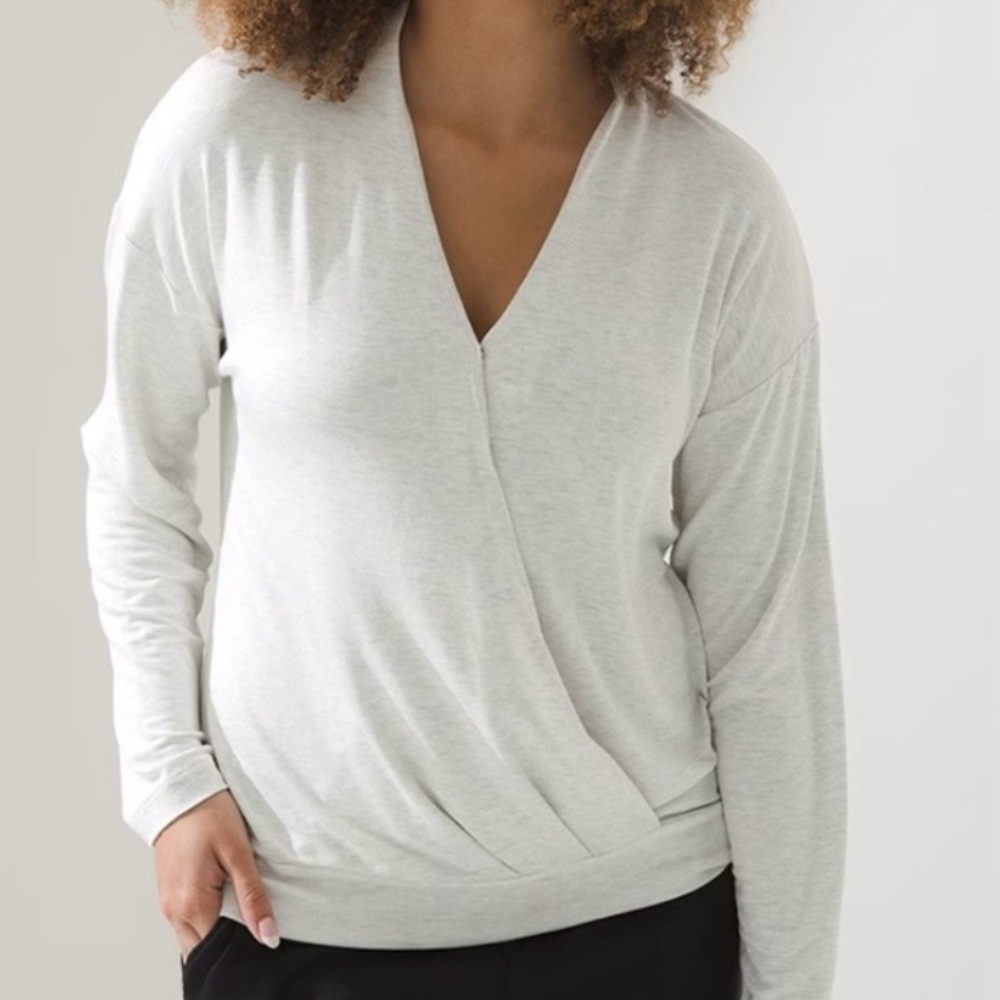 NWT, Soma Wknd Softlite Crisscross Long Sleeve Top in Heather Crystal, Small